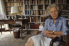 Ζακλίν ντε Ρομιγί:Όλος ο κόσμος πρέπει να μάθει Ελληνικά, γιατί η Ελληνική γλώσσα βοηθάει πρώτα απ` όλα να καταλάβουμε τη δική μας γλώσσα...