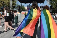 Athens Pride 2019: Η μεγάλη παρέλαση - Το κέντρο γέμισε με πολύχρωμες σημαίες