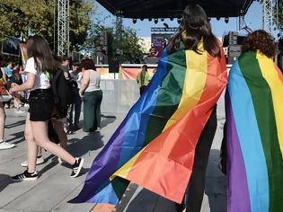 Φωτογραφία για Athens Pride 2019: Η μεγάλη παρέλαση - Το κέντρο γέμισε με πολύχρωμες σημαίες