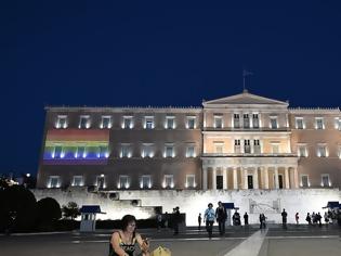 Φωτογραφία για Athens Pride 2019: Στα χρώματα του ουράνιου τόξου η Βουλή
