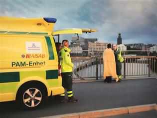 Φωτογραφία για Στη Σουηδία ξεκίνησε τη λειτουργία του το πρώτο ασθενοφόρο ψυχικής υγείας στον κόσμο