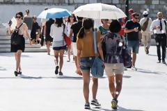 Διατηρούνται και σήμερα οι υψηλές θερμοκρασίες - Θερμότερες οι θάλασσες (χάρτες)