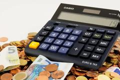 Αναδρομικά: «Κλείδωσαν» τα ποσά - Δείτε πόσα θα πάρετε