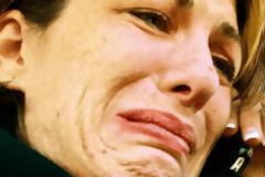 Αυτή η μάνα έχασε το παιδί της επειδή έκανε ένα Λάθος στο Facebook -Ανοίξτε τα μάτια σας