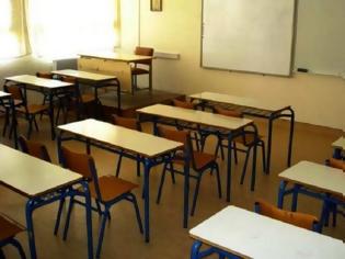 Φωτογραφία για Αδιανόητο στη Ρόδο: Δάσκαλος κλείδωσε 9χρονο μαθητή στην τάξη και έφυγε!