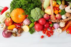 Όσοι δεν τρώνε φρούτα και λαχανικά κινδυνεύουν περισσότερο να πάθουν έμφραγμα και εγκεφαλικό