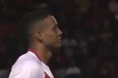 Μπέρδεψε τον εθνικό ύμνο με το...κινητό του