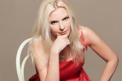 «Τι να δω από την Αννίτα Πάνια; Που πουλάει σόμπες και κρέμες;»