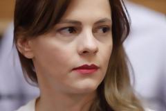 Αχτσιόγλου: Ο κ. Μητσοτάκης θέλει να σαρώσει ως οδοστρωτήρας τα δικαιώματα των εργαζομένων