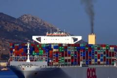 OOCL United Kingdom: Η αναχώρηση του «γίγαντα των θαλασσών» από τον Πειραιά