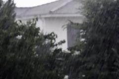 Σφοδρή καταιγίδα έπληξε την Αττική: Ποτάμια οι δρόμοι - Προβλήματα στην κυκλοφορία