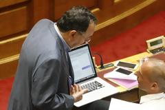 Λαφαζάνης: Ο Βαρουφάκης υπεκφεύγει για να μην αναγνωρίσει το μνημονιακό του έγκλημα