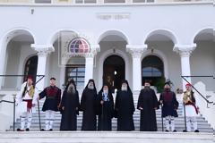 12138 - Η καθιερωμένη αναμνηστική φωτογραφία της απερχόμενης Επιστασίας