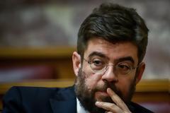 Υπουργείο Δικαιοσύνης: Με κλειστή βουλή, αναρτά νομοσχέδια για διαβούλευση