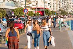 Κλειστά τα καταστήματα στη Θεσσαλονίκη την ημέρα του Αγίου Πνεύματος