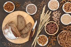 Φυτικές ίνες: Πόσες πρέπει να λαμβάνετε καθημερινά, ποιες οι καλύτερες πηγές