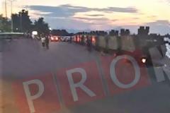 ΕΚΤΑΚΤΟ: Ελληνικές στρατιωτικές δυνάμεις μεταφέρονται στα νησιά του Αιγαίου - Ιερέας ευλογεί όπλα & στρατιώτες (φωτό)