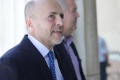 Ο Αλαφούζος ξεχρεώνει για να φύγει