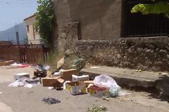 Σκουπίδια και μυρωδιές μετά την ολοκλήρωση της λαϊκής αγοράς στην ΚΑΤΟΥΝΑ