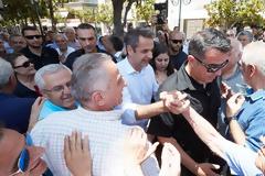 Θερμή υποδοχή Μητσοτάκη στο Μέτσοβο