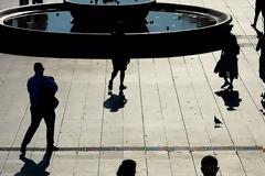 «Βραδυφλεγής βόμβα το δημογραφικό»: 100 εργαζόμενοι θα συντηρούν 169 μη απασχολούμενους στην Ελλάδα το 2060