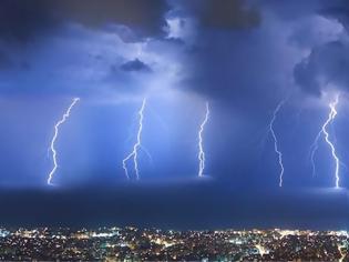 Φωτογραφία για Καιρός: «Ηλεκτρικές» καταιγίδες: Πάνω από 10.000 κεραυνοί έπεσαν σε 12 ώρες