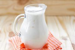 Κεφίρ: Πόσες θερμίδες έχει και πώς βοηθάει τον οργανισμό