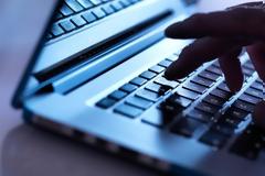 Απατεώνες εκβιάζουν τα θύματά τους με δήθεν καταγεγραμμένες προσωπικές στιγμές