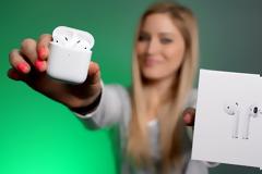 Τα AirPods κυριαρχούν στις πωλήσεις, αλλά η δεύτερη γενιά 