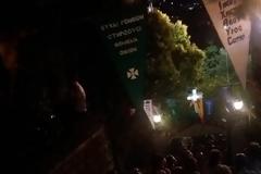 Δύναμη Ψυχής! ΤΩΡΑ στις 4 το πρωί, ο θαυματουργός Σταυρός βοηθά εκατοντάδες πιστούς