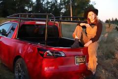 Tesla αγροτικό