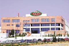 Η Creta Farms σβήνει, απλήρωτοι εργαζόμενοι και προμηθευτές. Μια νέα μικρή Follie γεννιέται…