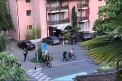 Ο «Βασιλιάς με το μπουστάκι»... μας έδειξε ξανά τους κοιλιακούς του;