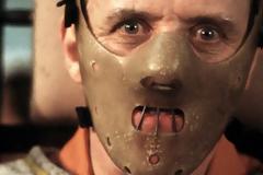 Πως αντιδρούν τα ζώδια όταν μπει ο μανιακός δολοφόνος στο σπίτι τους