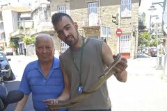 Αγρίνιο: Μεγάλο φίδι τρύπωσε σε μηχανάκι...
