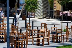 Ανεξέλεγκτη η κατάσταση με τα τραπεζοκαθίσματα στο Χαρακι