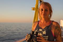 Πία Κλεμπ: Η βιολόγος που έσωσε χιλιάδες πρόσφυγες στη Μεσόγειο κινδυνεύει με κάθειρξη