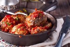 Τα φαγητά της ελληνικής ταβέρνας σε 30 συνταγές