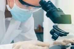 Ζητούν λεφτά μπροστά που δεν τους ανήκουν, είπε ο πρωθυπουργός και ξεσήκωσε τις διαμαρτυρίες των γιατρών