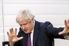 Μπόρις Τζόνσον: Εμφανίστηκε χεράκι-χεράκι με τη σύντροφό του για να διαλύσει τις φήμες περί χωρισμού