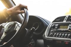 Έδινε εξετάσεις για δίπλωμα και πάτησε τον εξεταστή