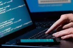 Προσοχή! Έτσι θα καταλάβετε αν παρακολουθούν το κινητό σας