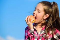 14 φρούτα και λαχανικά που πρέπει να τρώτε με την φλούδα