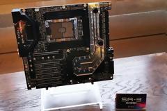 Η μητρική EVGA SR-3 Dark στη Computex 2019