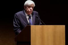 «Επίθεση» Ρουβίκωνα στο σπίτι του Προκόπη Παυλόπουλου