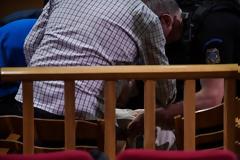 Διεκόπη η δίκη της Χρυσής Αυγής: Κατέρρευσε ο κατηγορούμενος Πατέλης