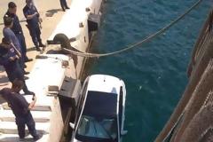 Αυτοκίνητο έπεσε στη θάλασσα από προβλήτα του Ναυστάθμου, στη Σαλαμίνα! Φωτογραφίες