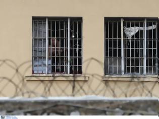 Φωτογραφία για Φυλακές Κορυδαλλού: Καζίνο, κρεπερί και κρουπιέρης – Σοκ από τα ευρήματα