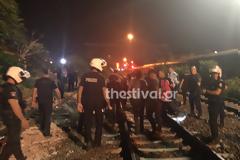 Άγριο ξύλο με σιδηρολοστούς και ξύλινες βέργες