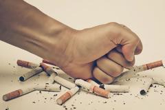 Κάπνισμα: H ελληνική μέθοδος για να το κόψετε